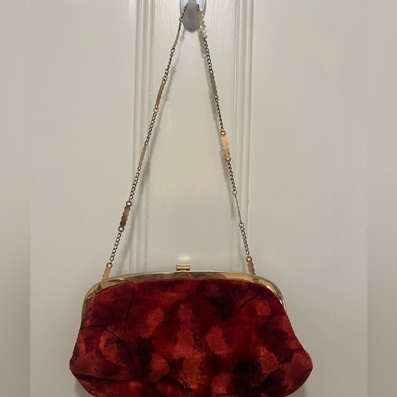 Vintage velvet floral clutch bag with optional shoulder strap - Picture 3 of 11
